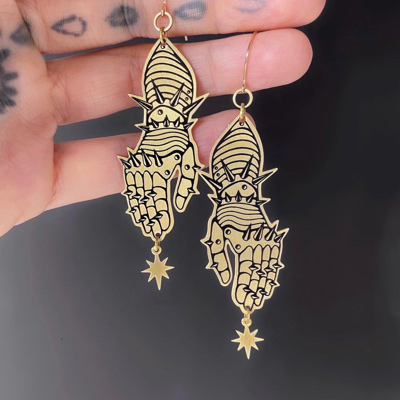 Gauntlets - Earrings (2D) - While Odin Sleeps